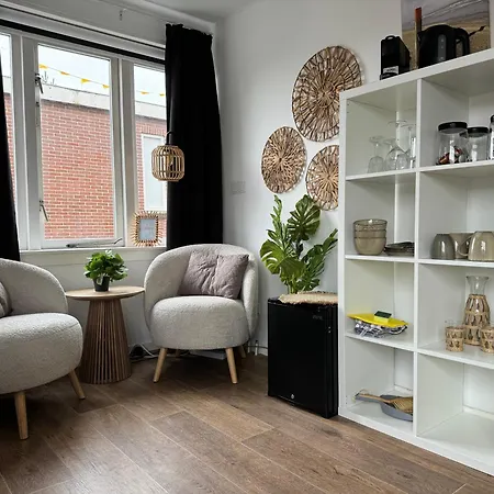 Short * 赞德沃特