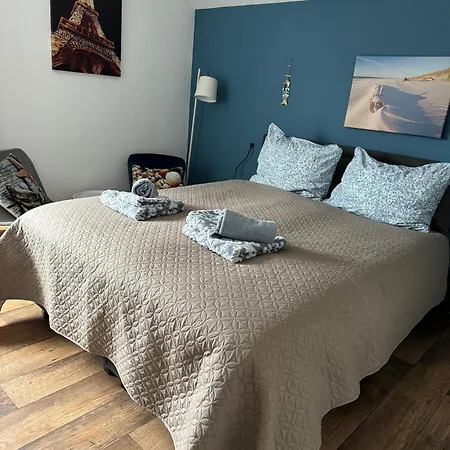 Short * 赞德沃特