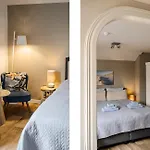 Apartment Short *