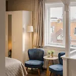 Short Apartment